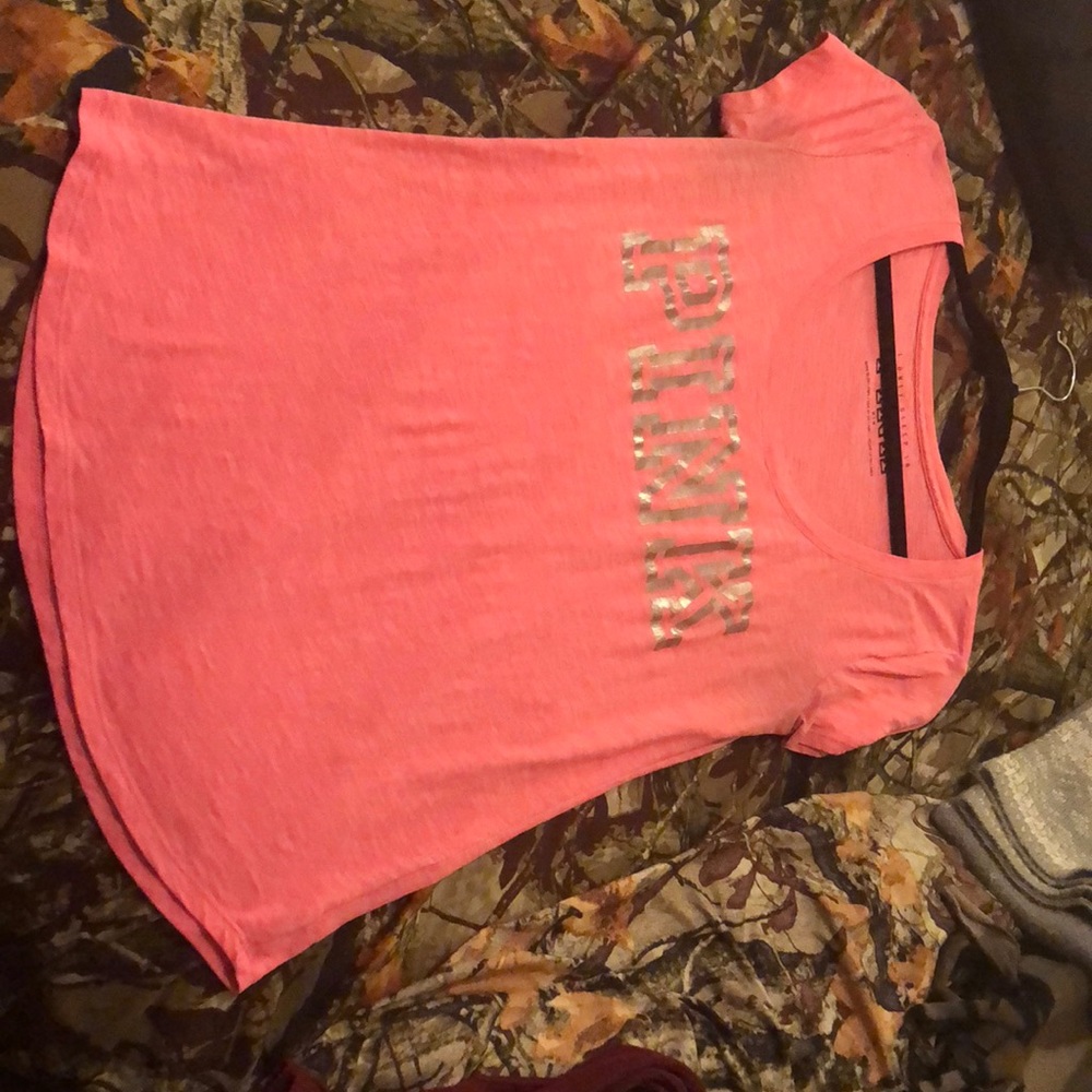 Vs pink shirt